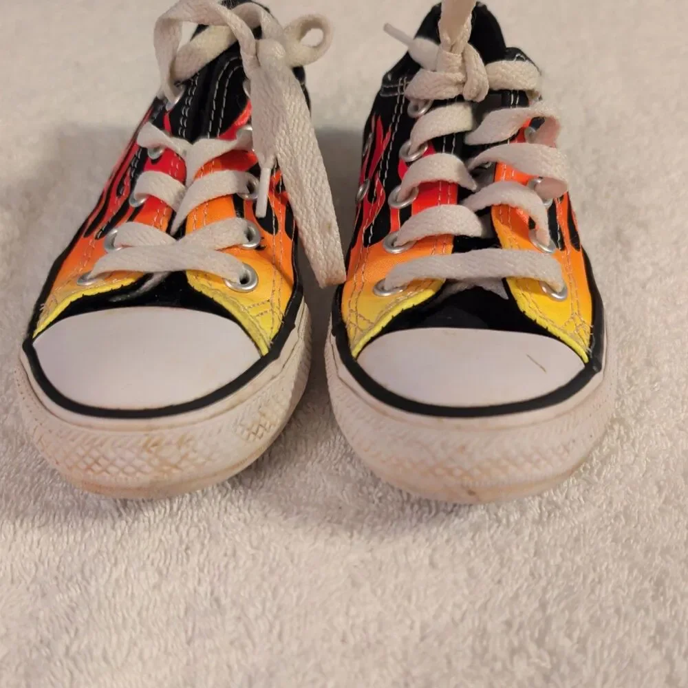 Converse Chuck Taylor All Star Low Archive Flames Youth Size 11